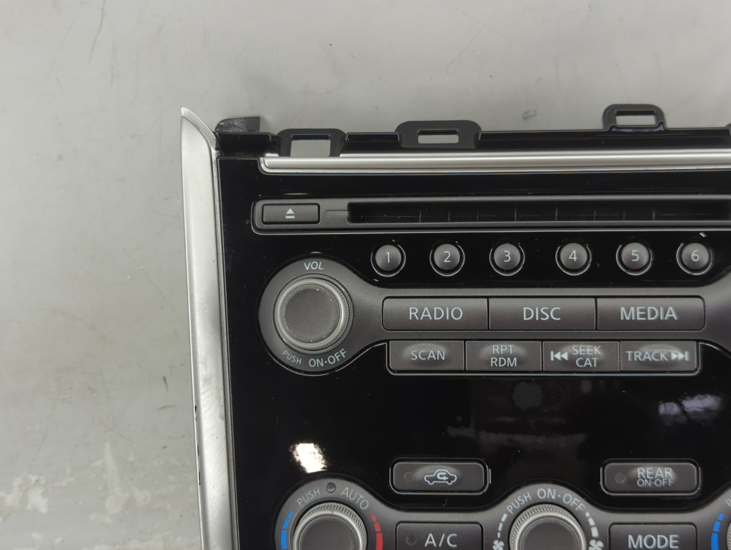 2017-2020 Nissan Pathfinder Radio Control Panel 1469133 - Oemusedautoparts1.com