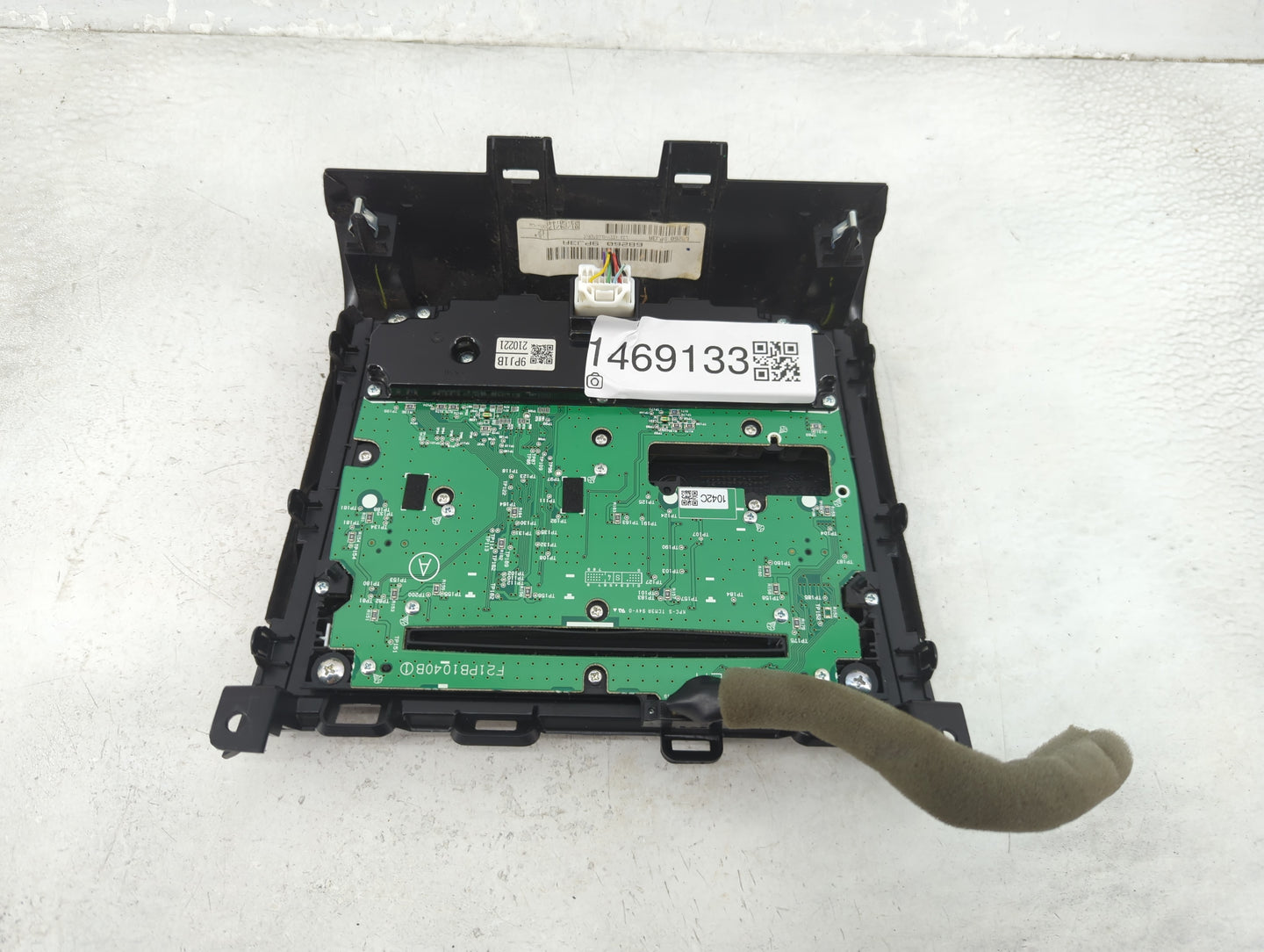 2017-2020 Nissan Pathfinder Radio Control Panel 1469133 - Oemusedautoparts1.com