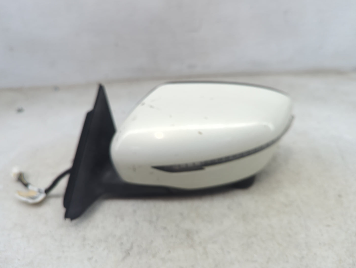 2017 Nissan Pathfinder Driver Side View Mirror - Left Door Mirror OEM Used - Oemusedautoparts1.com