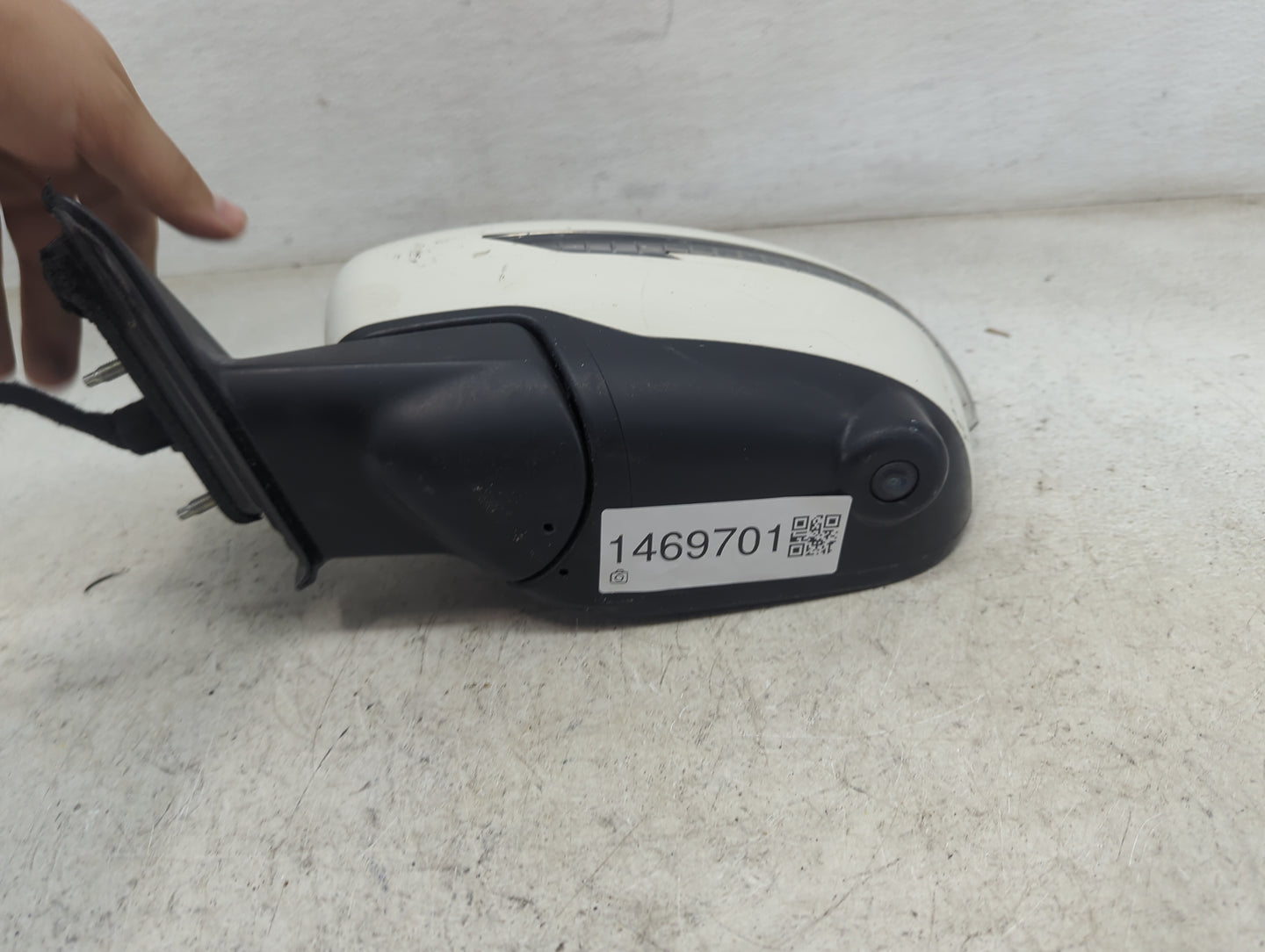 2017 Nissan Pathfinder Driver Side View Mirror - Left Door Mirror OEM Used - Oemusedautoparts1.com