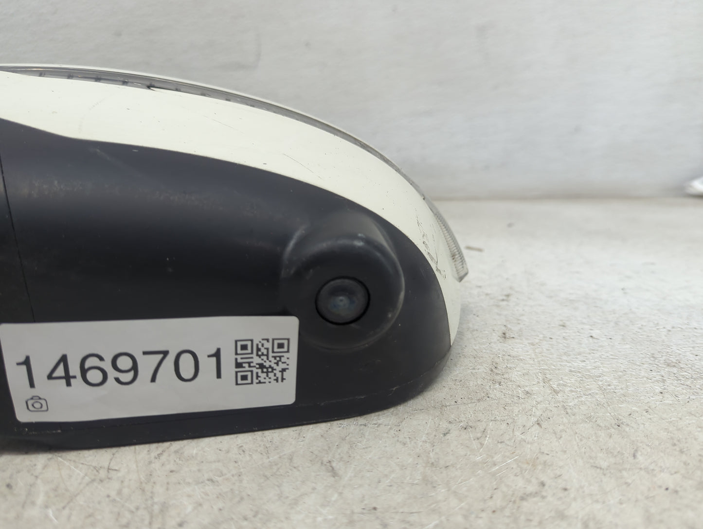 2017 Nissan Pathfinder Driver Side View Mirror - Left Door Mirror OEM Used - Oemusedautoparts1.com