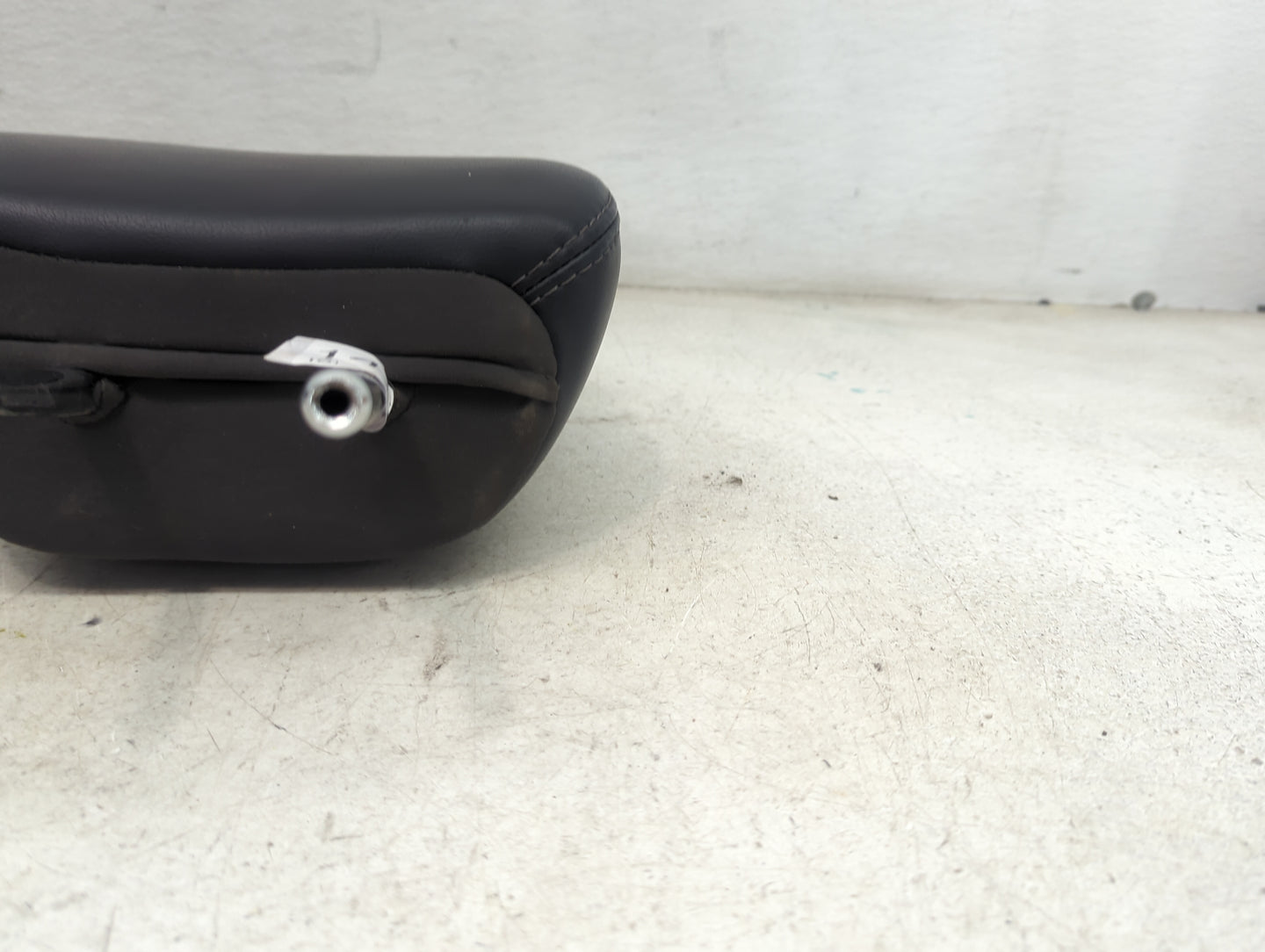 2017 Nissan Pathfinder Headrest Head Rest Rear Center Seat Fits OEM Used Auto Parts - Oemusedautoparts1.com