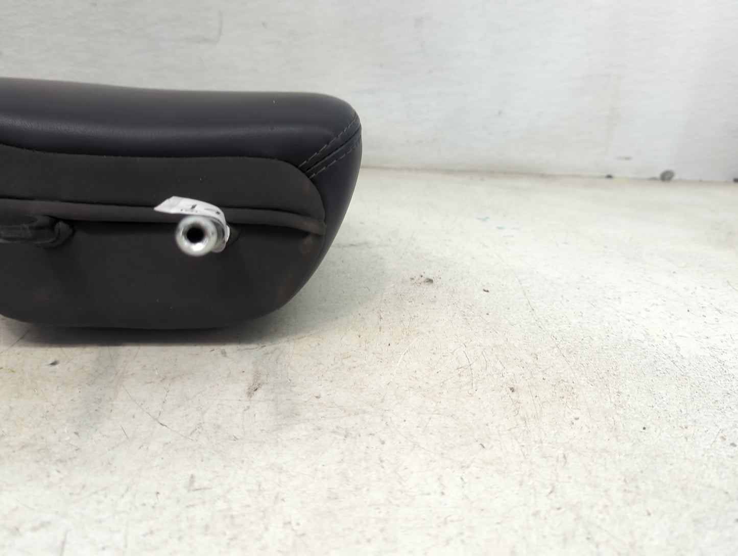 2017 Nissan Pathfinder Headrest Head Rest Rear Center Seat Fits OEM Used Auto Parts - Oemusedautoparts1.com
