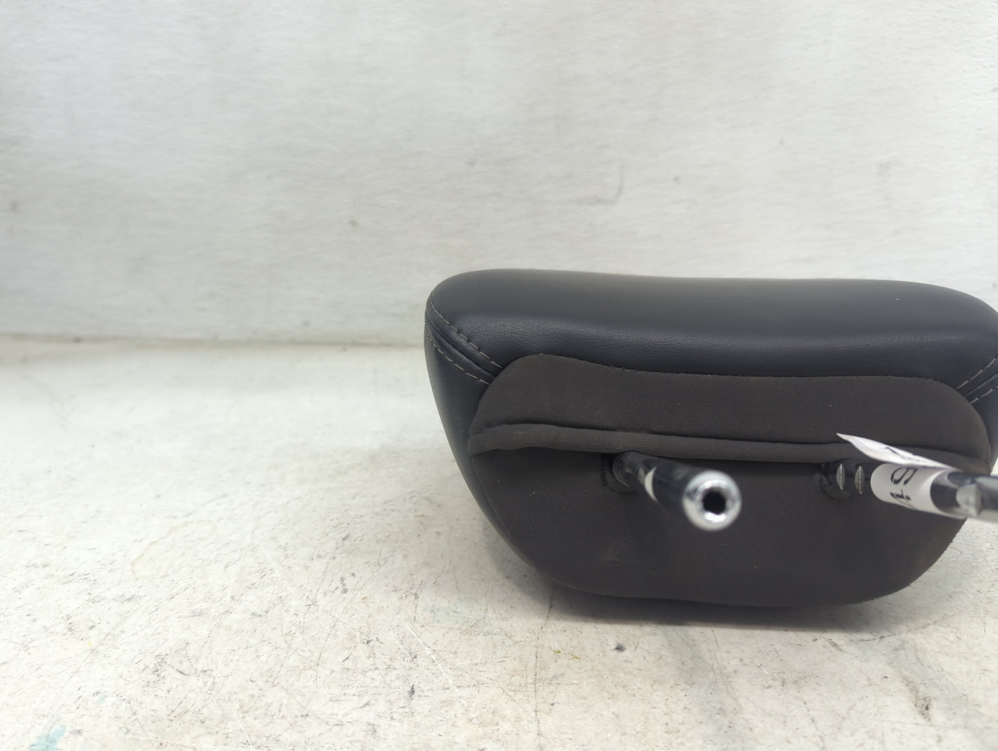 2017 Nissan Pathfinder Headrest Head Rest Rear Center Seat Fits OEM Used Auto Parts - Oemusedautoparts1.com