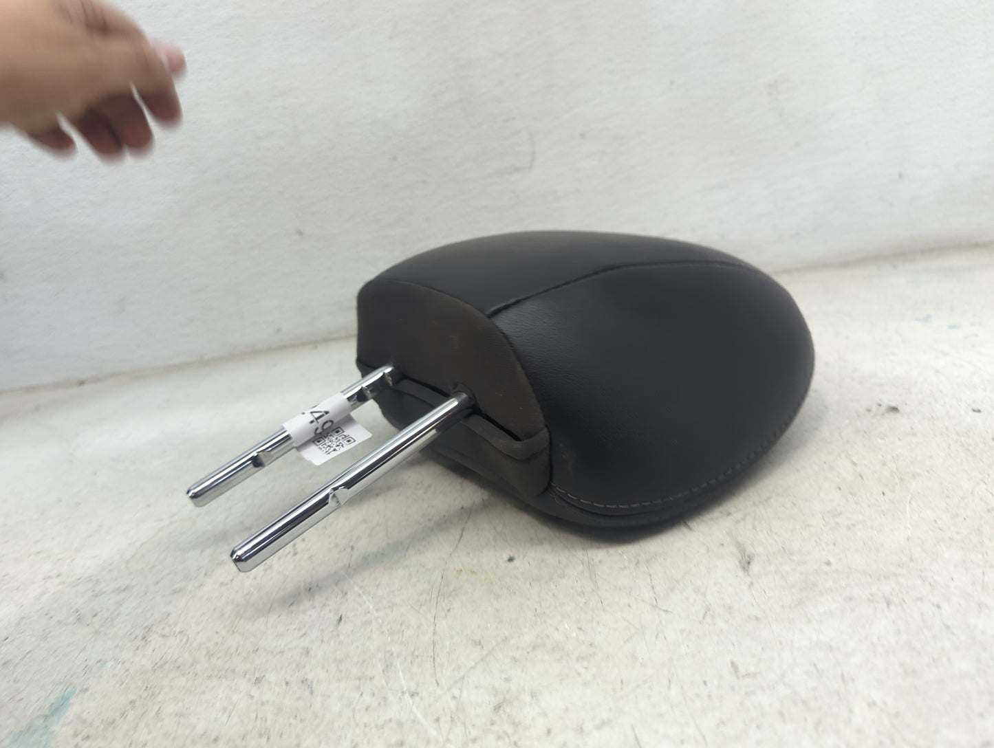 2017 Nissan Pathfinder Headrest Head Rest Rear Center Seat Fits OEM Used Auto Parts - Oemusedautoparts1.com