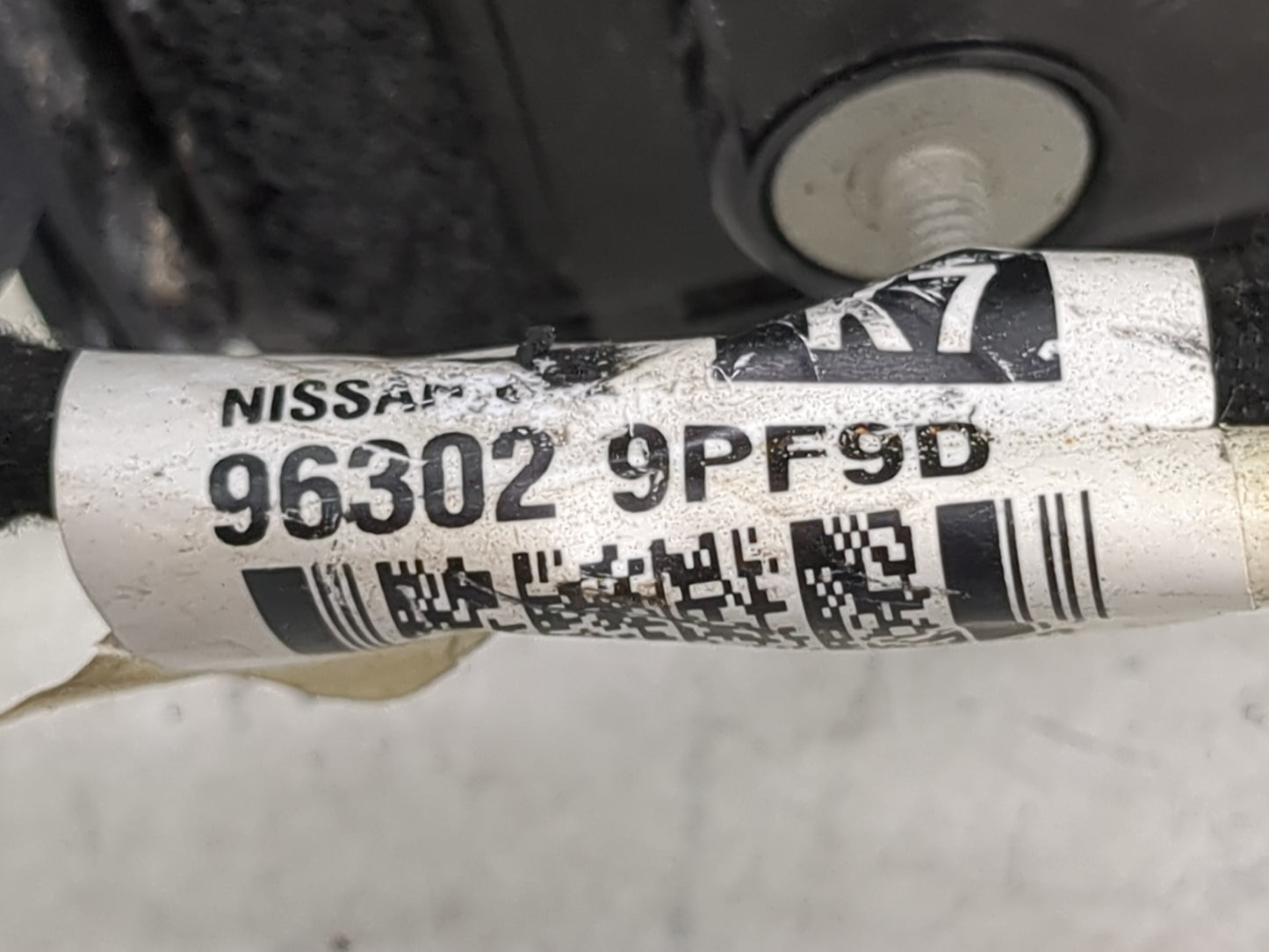 2017 Nissan Pathfinder Driver Side View Mirror - Left Door Mirror OEM Used - Oemusedautoparts1.com