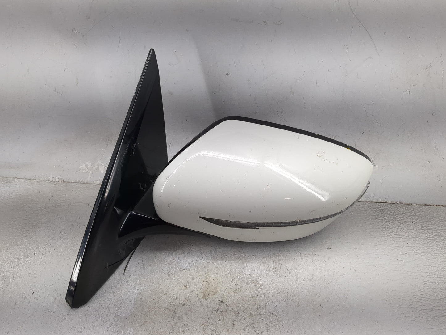 2017 Nissan Pathfinder Driver Side View Mirror - Left Door Mirror OEM Used - Oemusedautoparts1.com