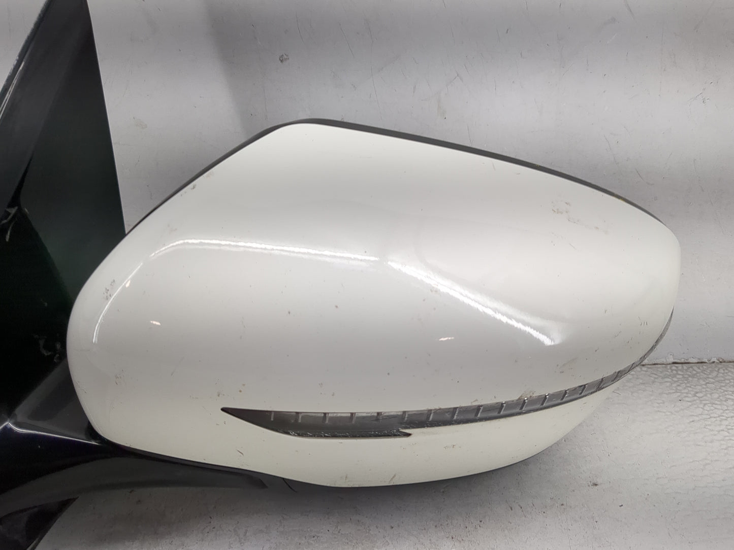 2017 Nissan Pathfinder Driver Side View Mirror - Left Door Mirror OEM Used - Oemusedautoparts1.com