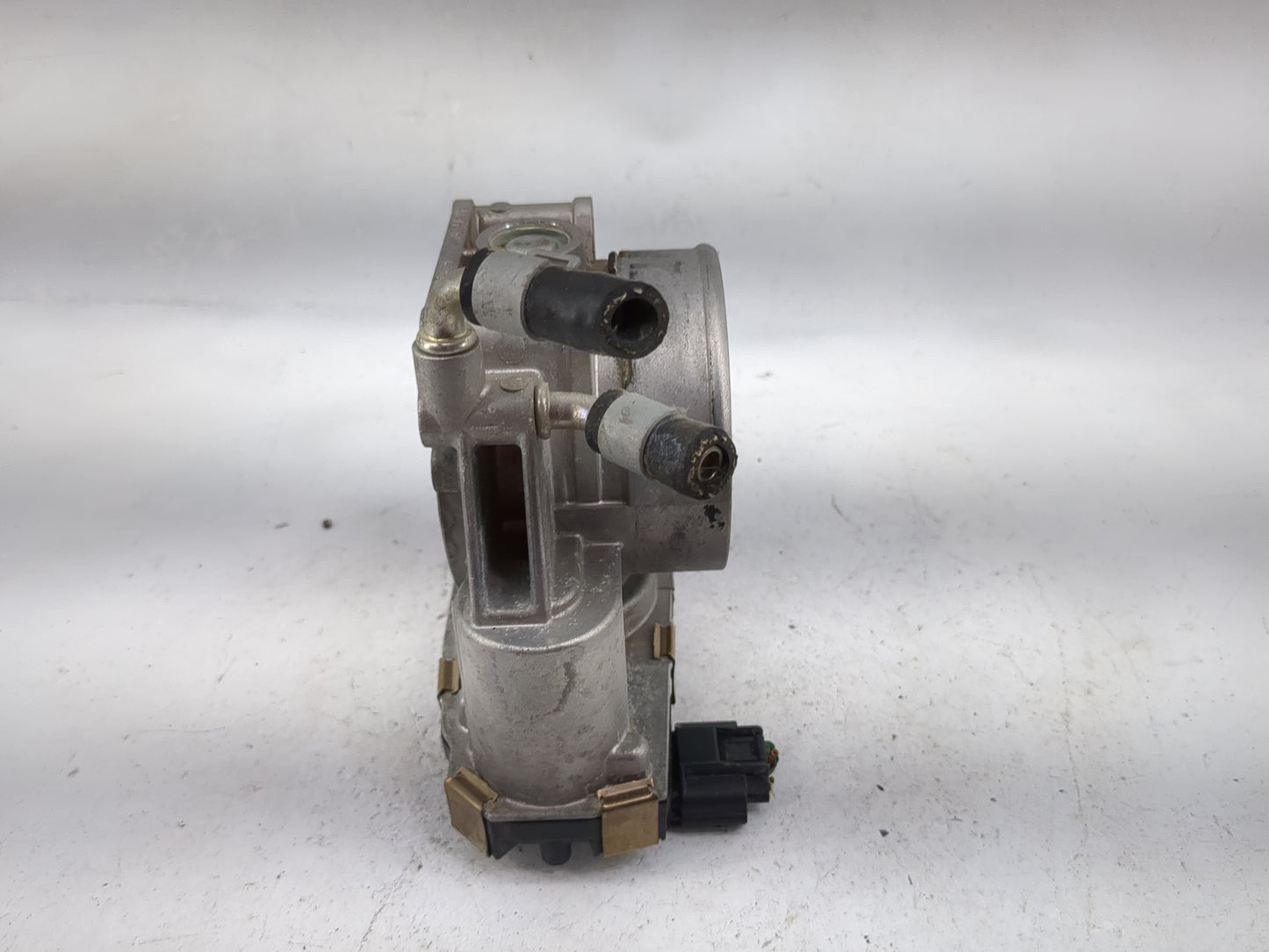 2017-2020 Nissan Pathfinder Throttle Body Fits Fits 2016 2017 2018 2019 2020 OEM Used Auto Parts - Oemusedautoparts1.com