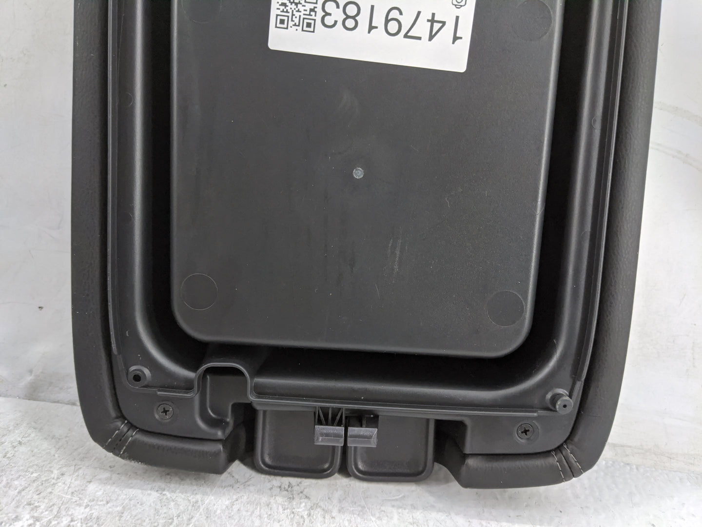 2017 Nissan Pathfinder Center Console Armrest Cover Lid P/N:96920 9PF3A VG80 Fits OEM Used Auto Parts - Oemusedautoparts1.co