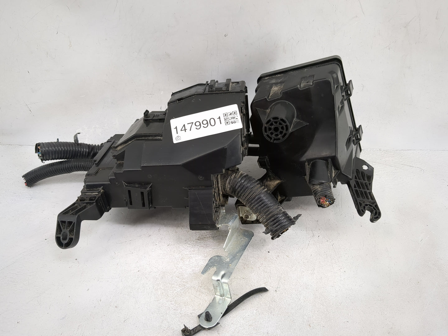 2015-2022 Nissan Pathfinder Fusebox Fuse Box Panel Relay Module Fits Fits 2015 2016 2017 2018 2019 2020 2022 OEM Used Auto P