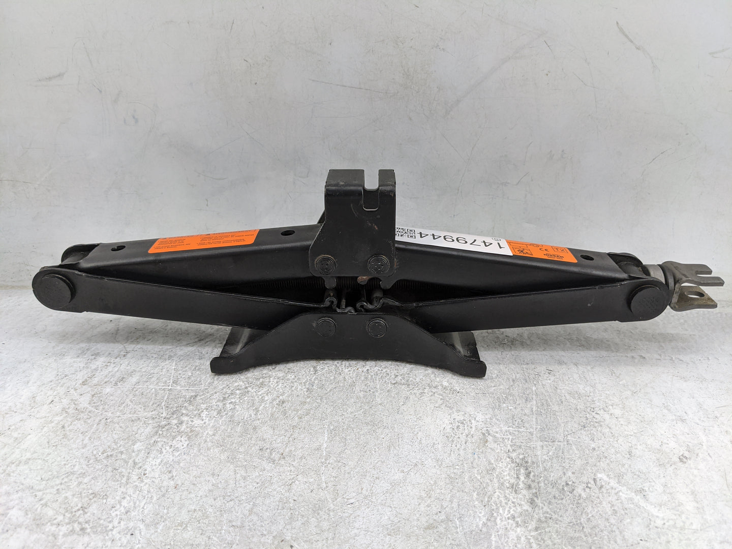 2017 Nissan Pathfinder Spare Scissor Car Jack 1479944 - Oemusedautoparts1.com