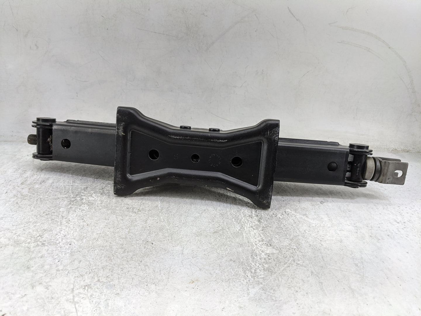 2017 Nissan Pathfinder Spare Scissor Car Jack 1479944 - Oemusedautoparts1.com