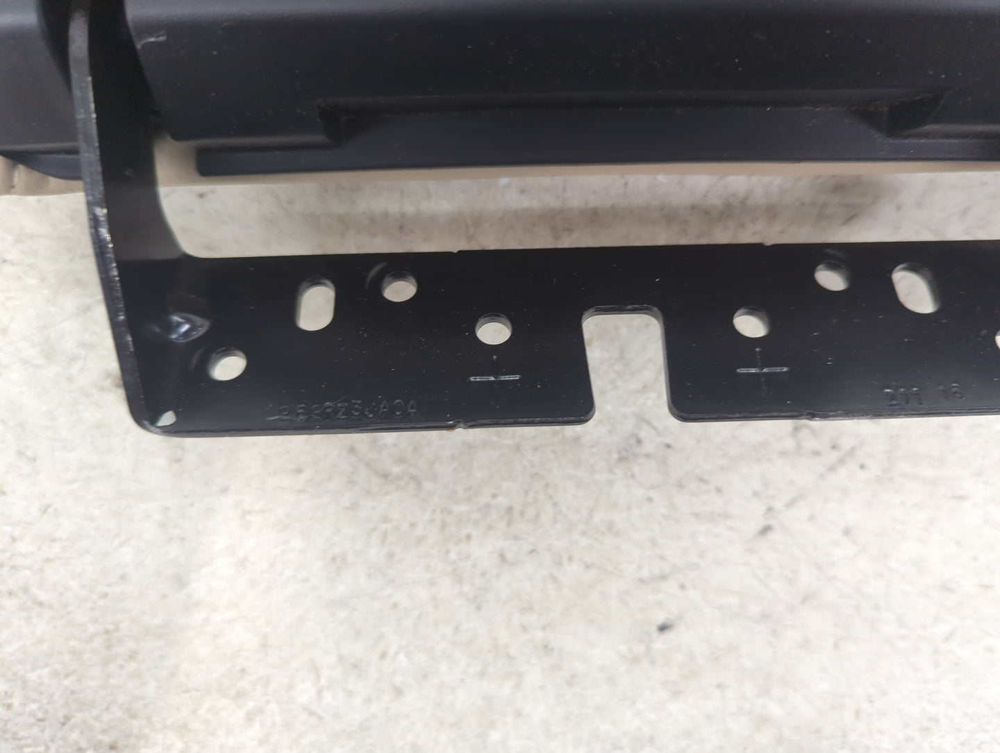 2017 Nissan Pathfinder Center Console Armrest Cover Lid Fits OEM Used Auto Parts - Oemusedautoparts1.com