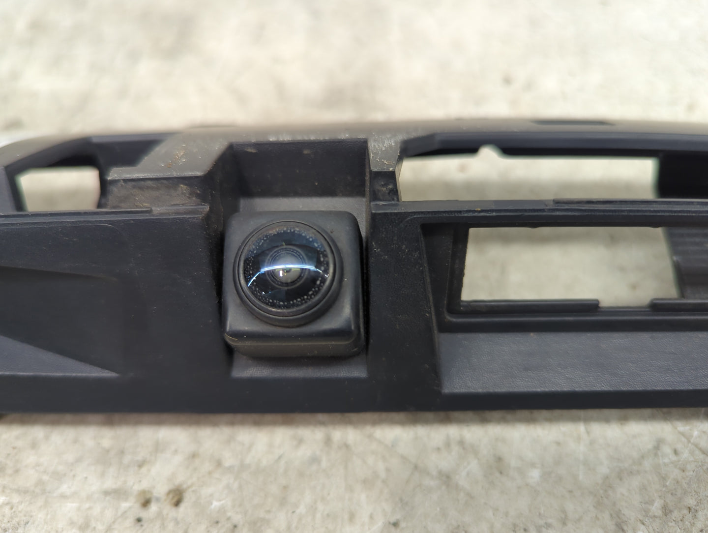 2017-2018 Nissan Pathfinder Backup Camera Or Backup Sensor Black - Oemusedautoparts1.com
