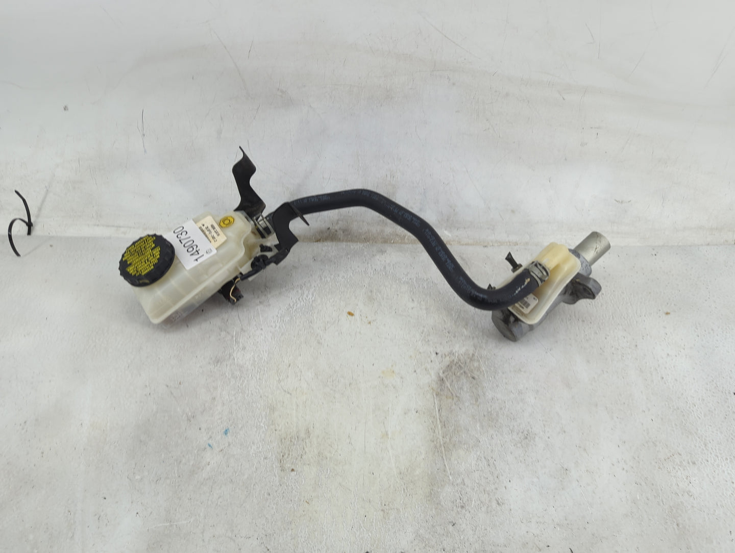 2017 Nissan Pathfinder Brake Master Cylinder - Oemusedautoparts1.com