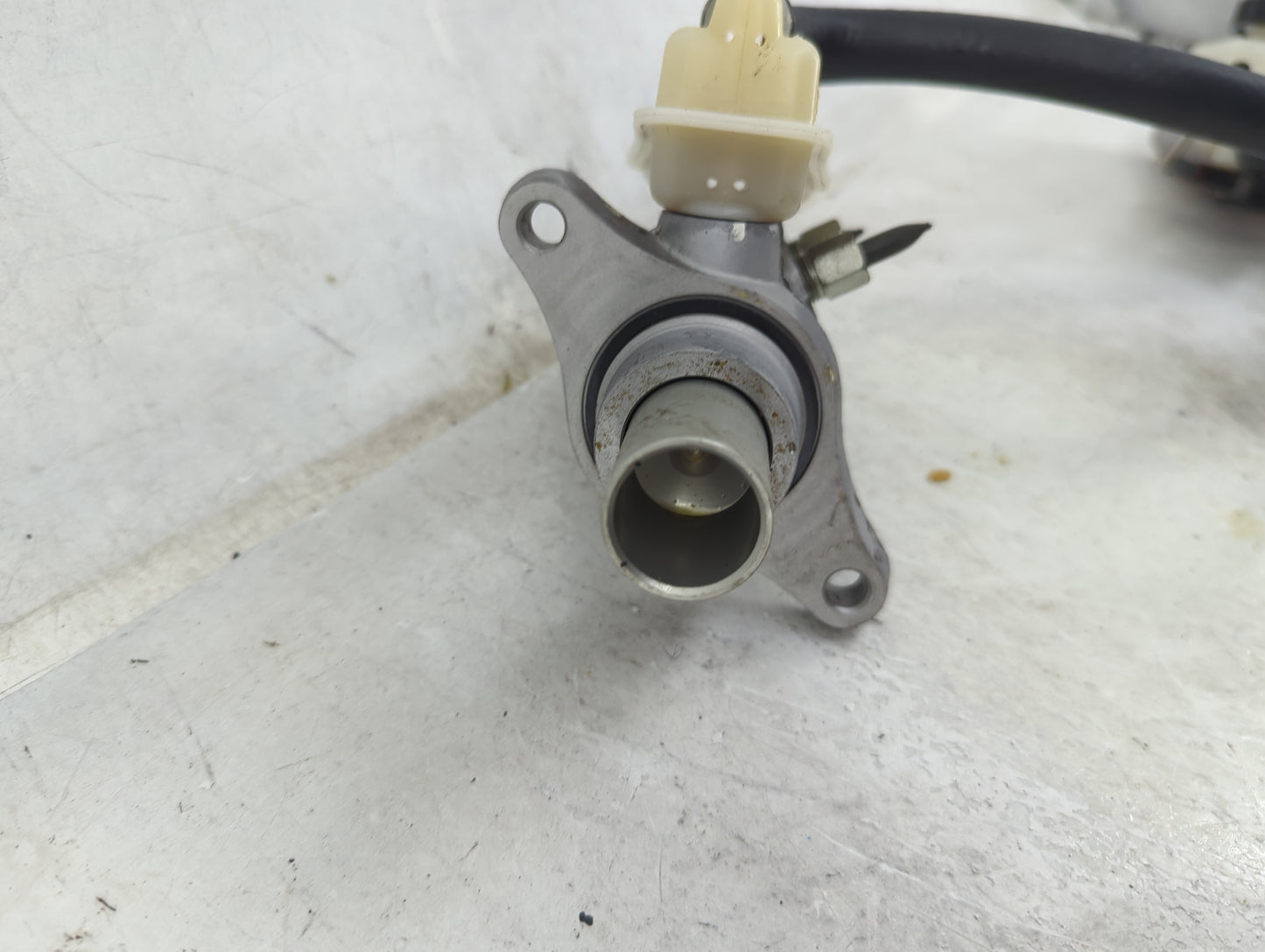 2017 Nissan Pathfinder Brake Master Cylinder - Oemusedautoparts1.com