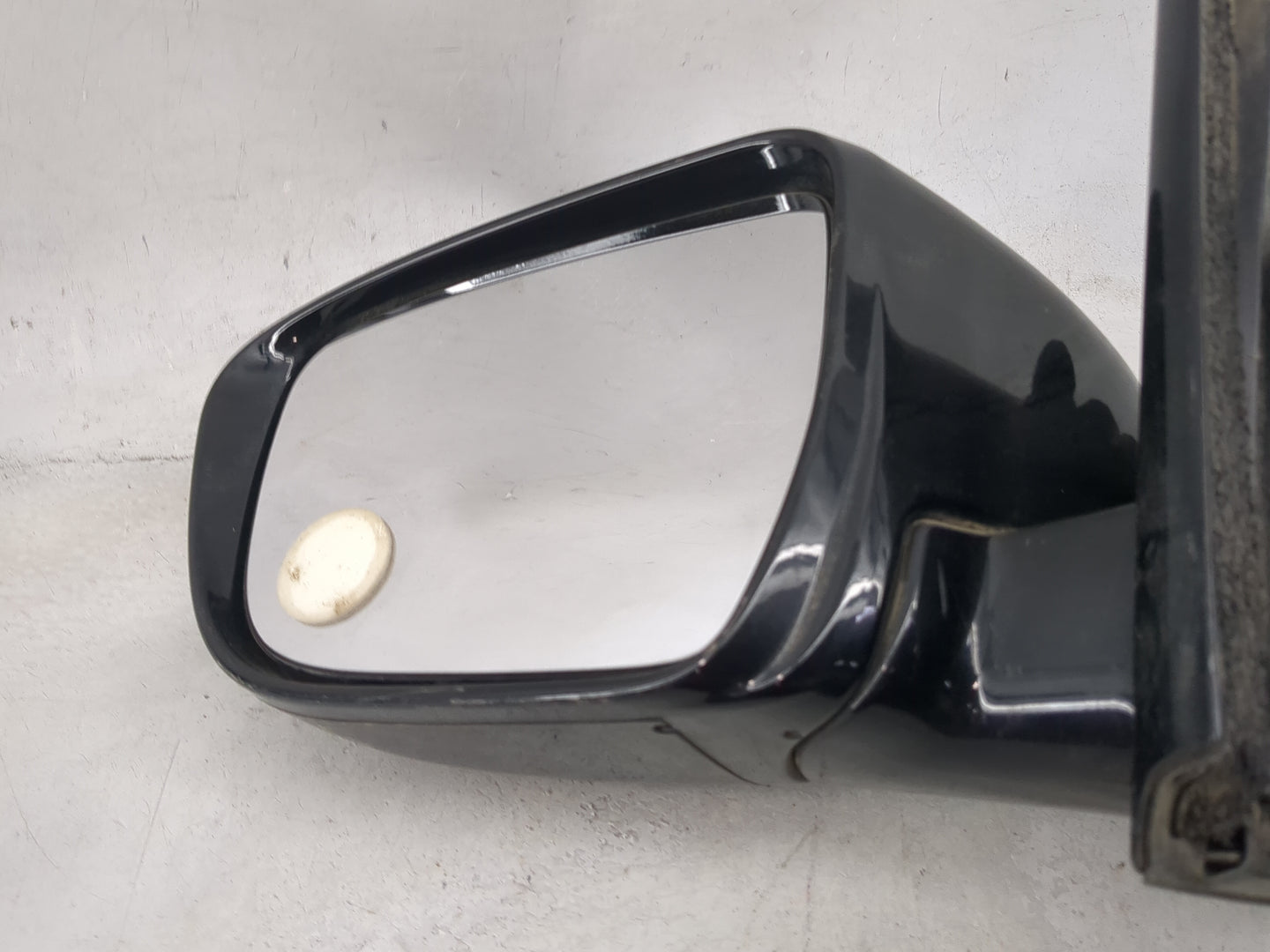 2017 Nissan Pathfinder Driver Side View Mirror - Left Door Mirror OEM Used - Oemusedautoparts1.com
