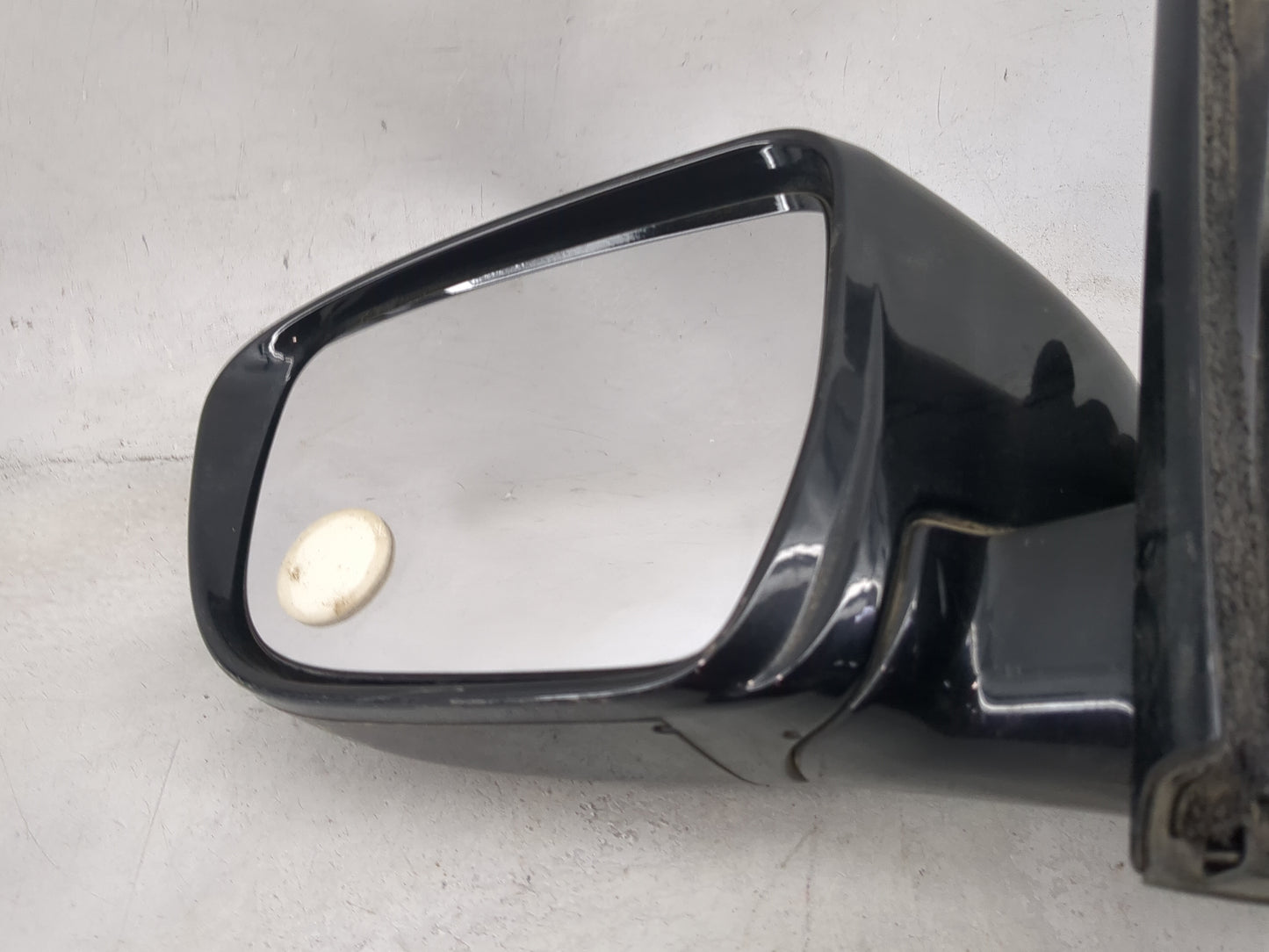 2017 Nissan Pathfinder Driver Side View Mirror - Left Door Mirror OEM Used - Oemusedautoparts1.com