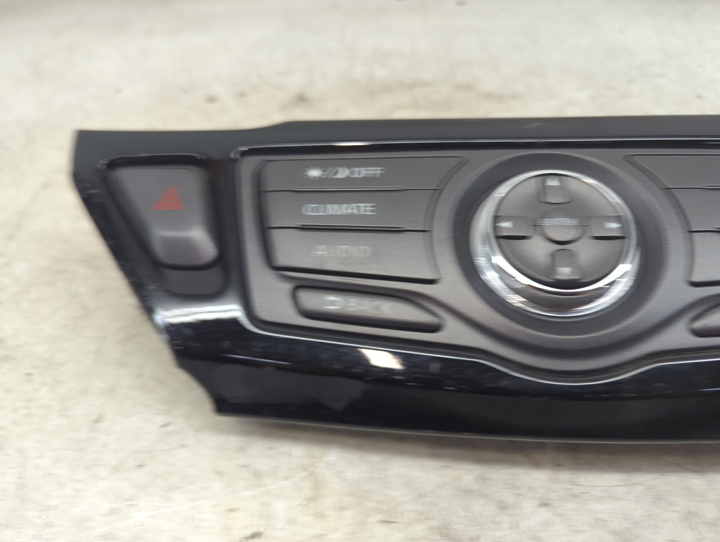 2017 Nissan Pathfinder Radio AM FM Cd Player Receiver Replacement P/N:9P10A Fits OEM Used Auto Parts - Oemusedautoparts1.com