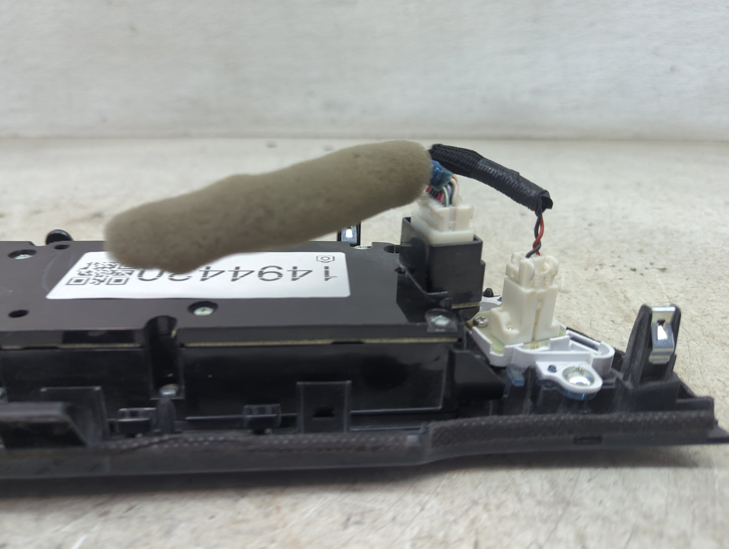 2017 Nissan Pathfinder Radio AM FM Cd Player Receiver Replacement P/N:9P10A Fits OEM Used Auto Parts - Oemusedautoparts1.com