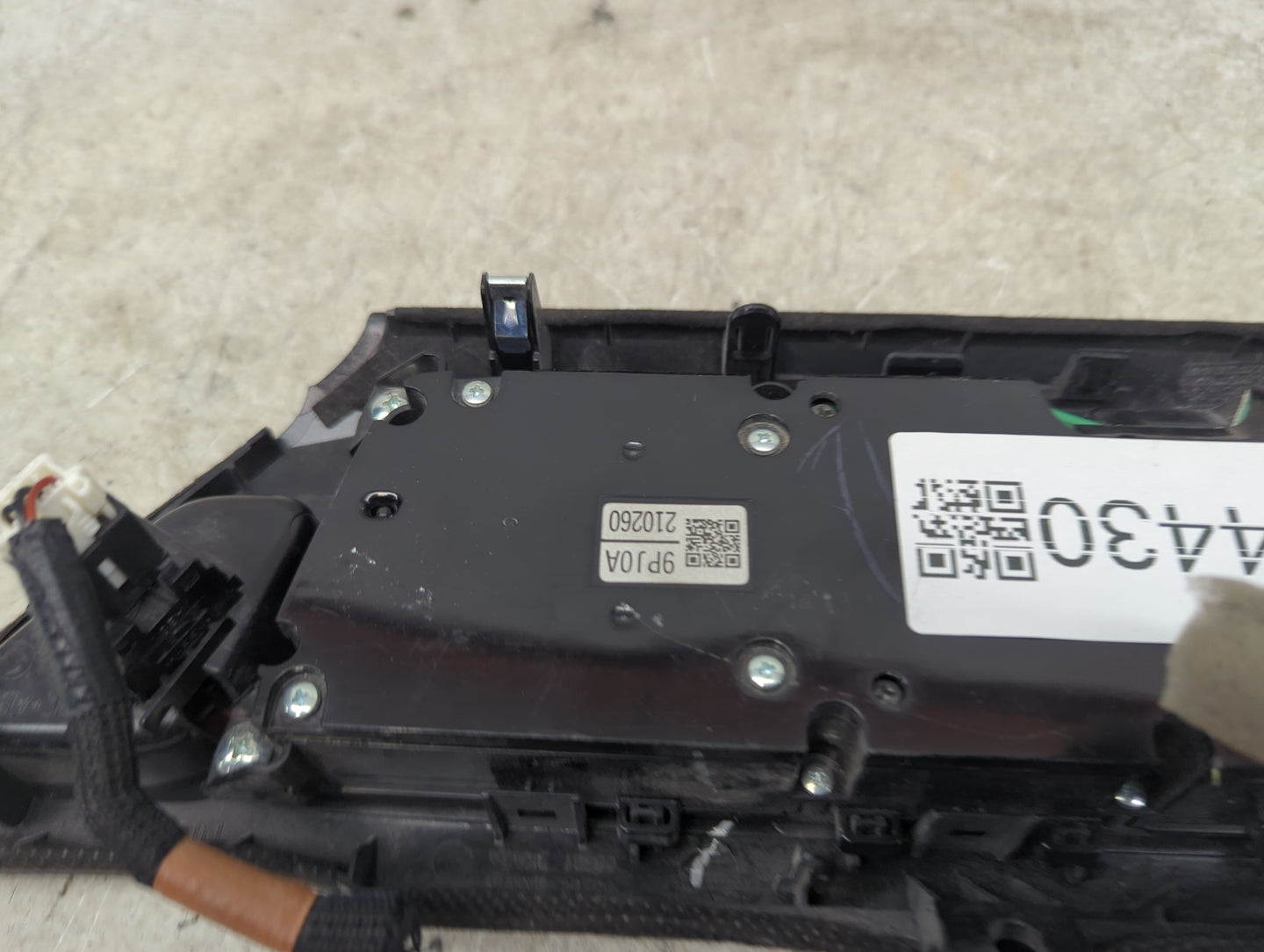 2017 Nissan Pathfinder Radio AM FM Cd Player Receiver Replacement P/N:9P10A Fits OEM Used Auto Parts - Oemusedautoparts1.com