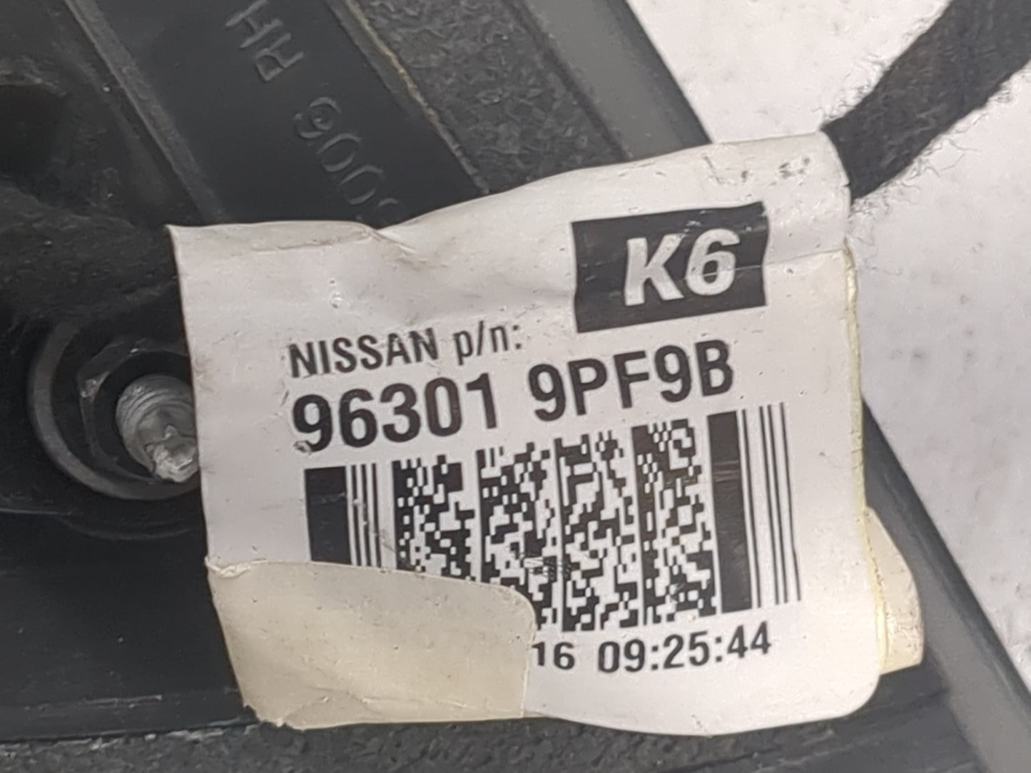 2017 Nissan Pathfinder Passenger Side View Mirror - Right Door Mirror OEM Used - Oemusedautoparts1.com