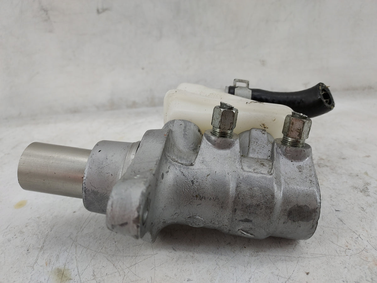 2013-2020 Nissan Pathfinder Brake Master Cylinder 1499096 - Oemusedautoparts1.com