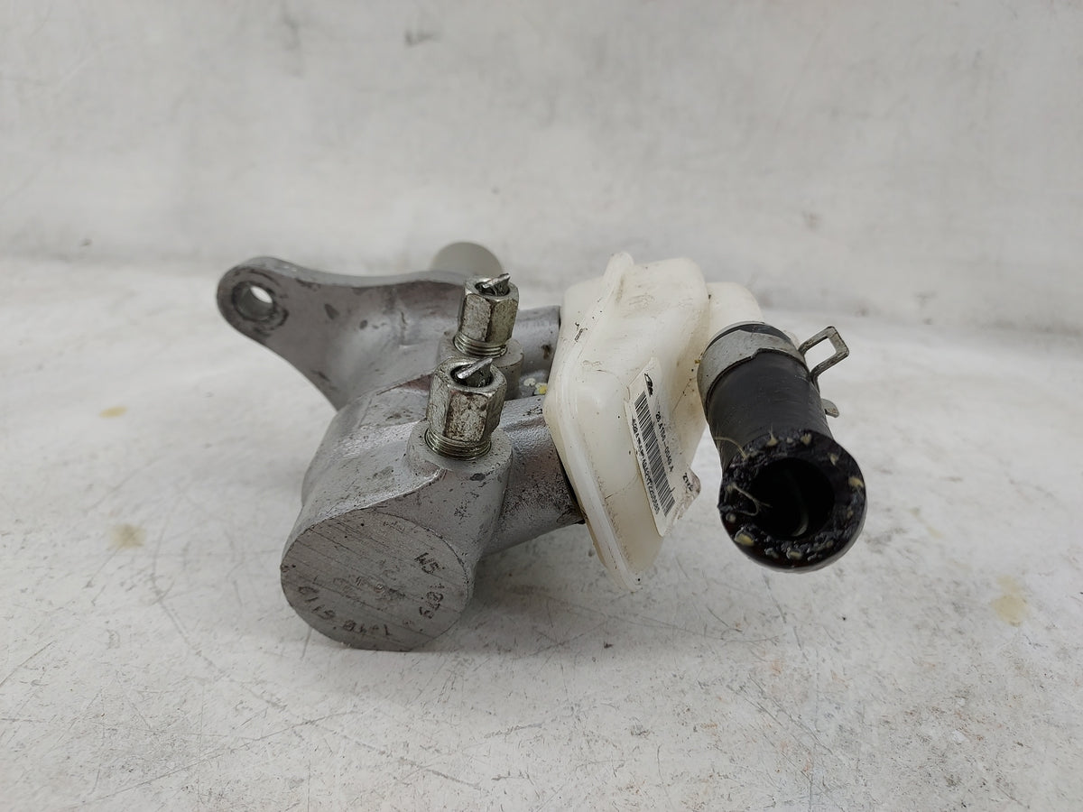 2013-2020 Nissan Pathfinder Brake Master Cylinder 1499096 - Oemusedautoparts1.com