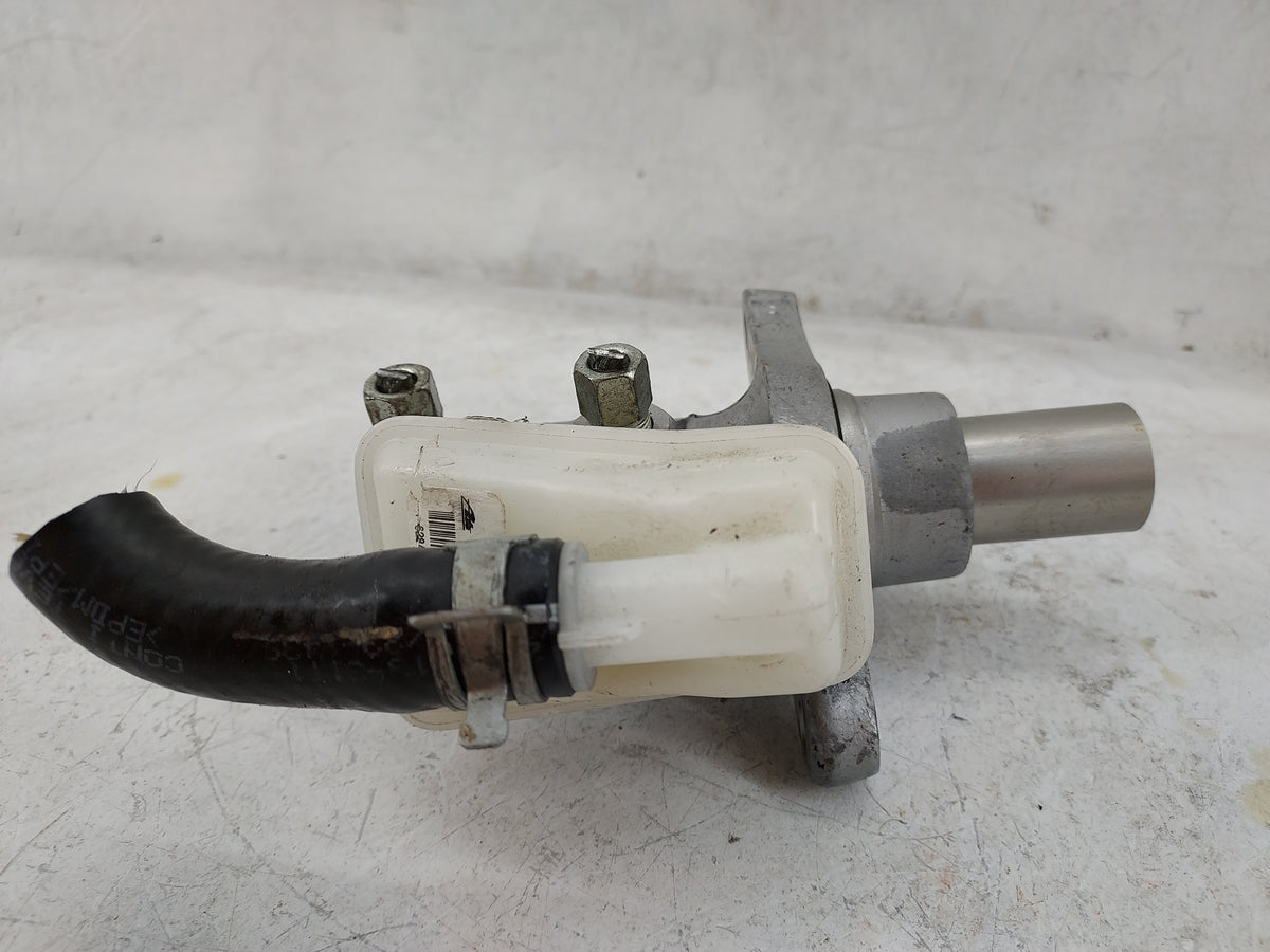 2013-2020 Nissan Pathfinder Brake Master Cylinder 1499096 - Oemusedautoparts1.com