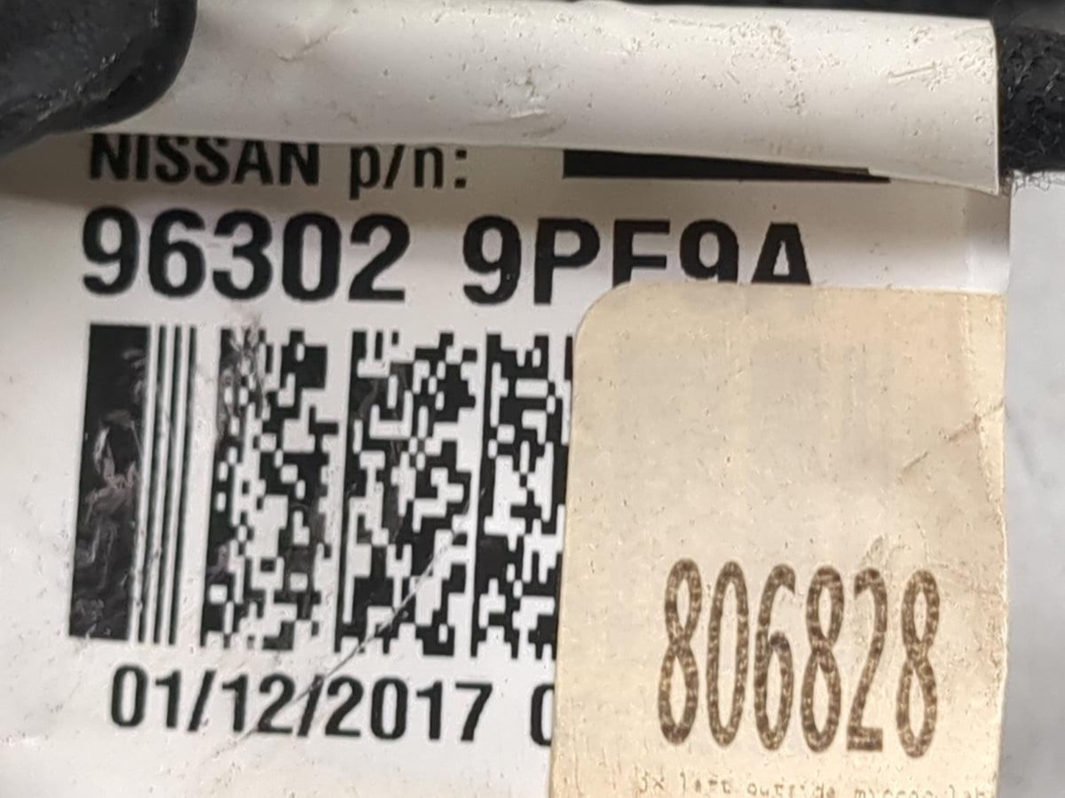 2017 Nissan Pathfinder Driver Side View Mirror - Left Door Mirror OEM Used - Oemusedautoparts1.com