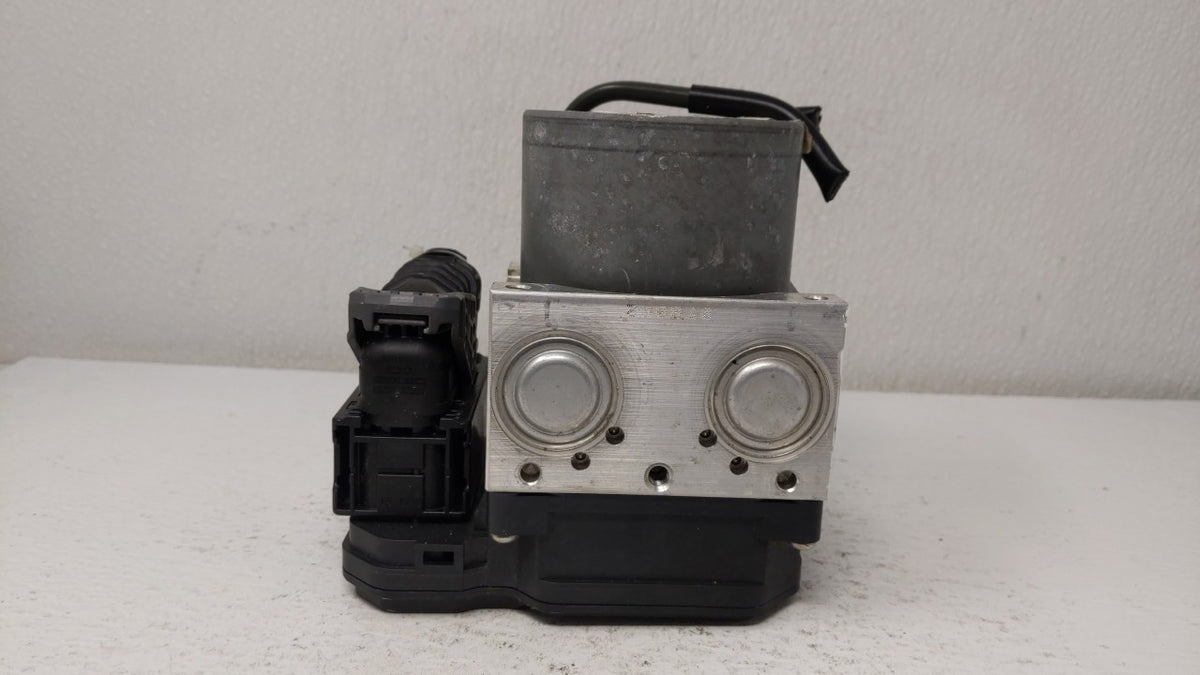 2017 Nissan Pathfinder Anti-Lock Brake ABS Pump Module Actuator OEM P/N:116030-51090 47660 5KA0D, 47660 6KA0D Fits OEM Used 