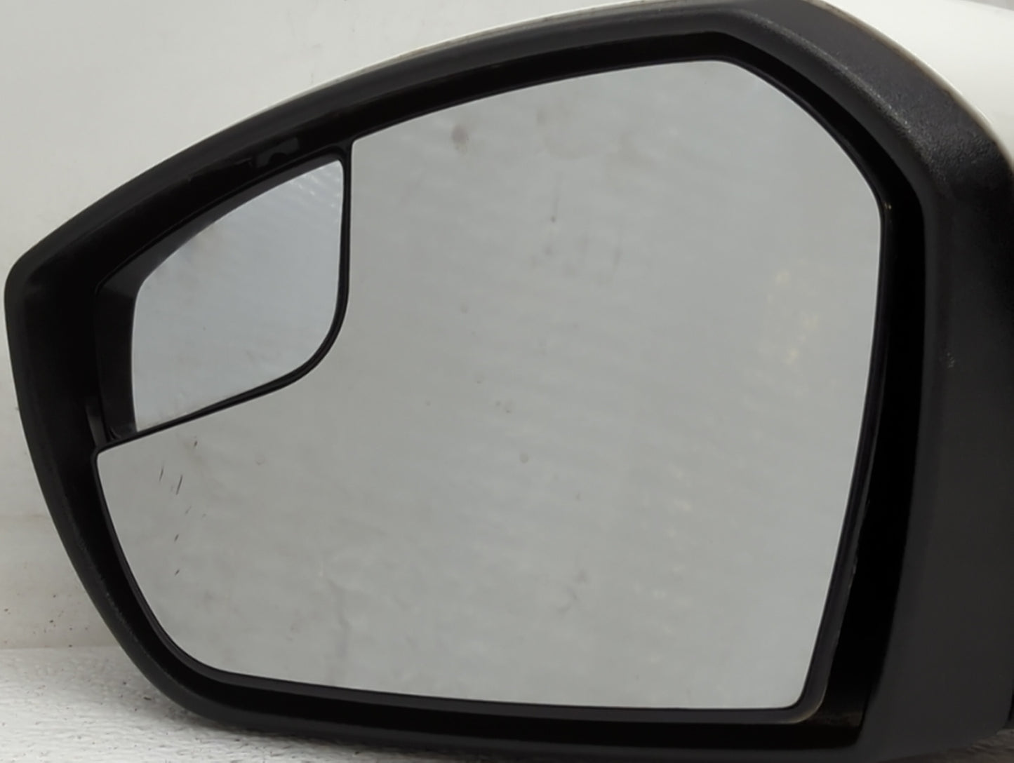 2017 Nissan Pathfinder Passenger Side View Mirror - Right Door Mirror OEM Used - Oemusedautoparts1.com