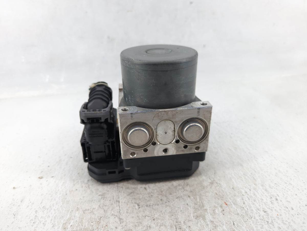 2017 Nissan Pathfinder Anti-Lock Brake ABS Pump Module Actuator OEM P/N:47660-9PP1B Fits OEM Used Auto Parts - Oemusedautopa