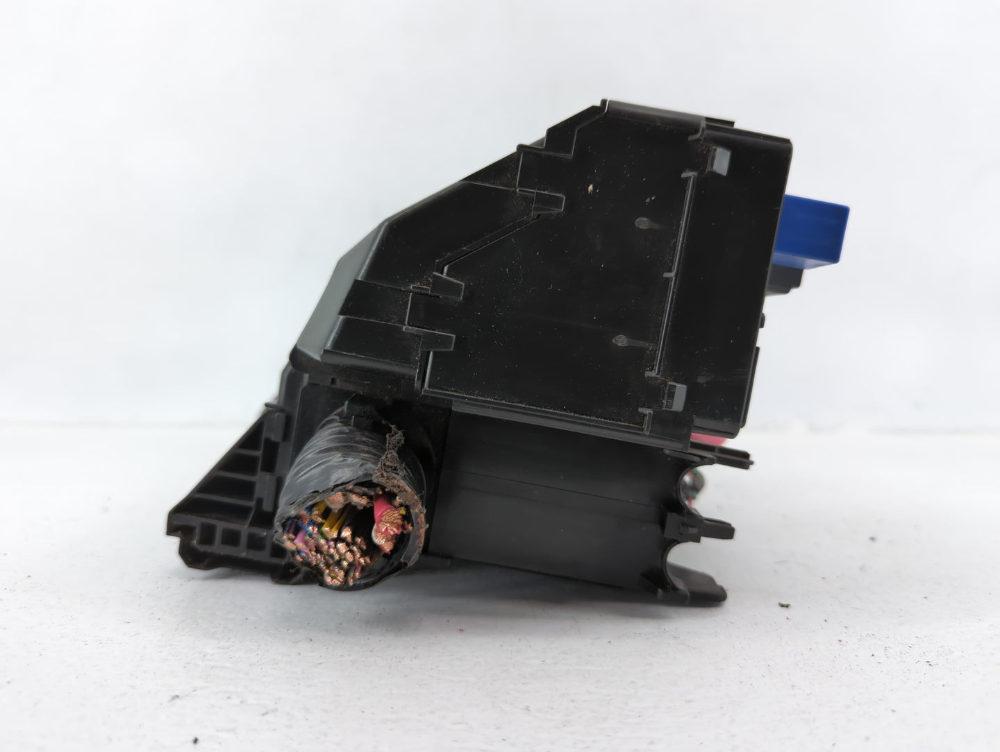 2015-2022 Nissan Pathfinder Fusebox Fuse Box Panel Relay Module P/N:7154-5763-30 7254-5763-30 Fits OEM Used Auto Parts - Oem