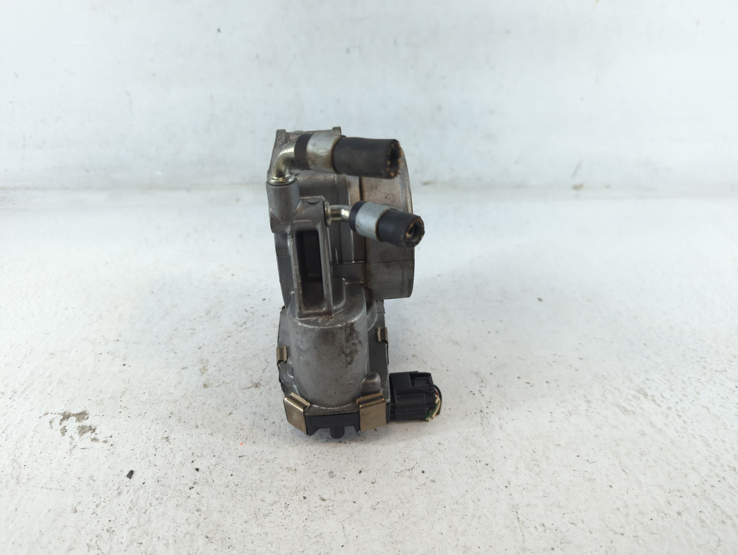 2017-2020 Nissan Pathfinder Throttle Body P/N:A6722H RME75-50 Fits Fits 2016 2017 2018 2019 2020 OEM Used Auto Parts - Oemus