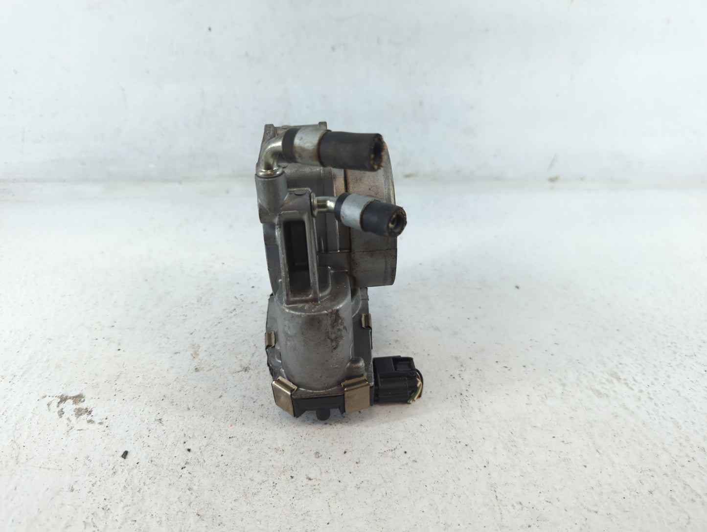 2017-2020 Nissan Pathfinder Throttle Body P/N:A6722H RME75-50 Fits Fits 2016 2017 2018 2019 2020 OEM Used Auto Parts - Oemus