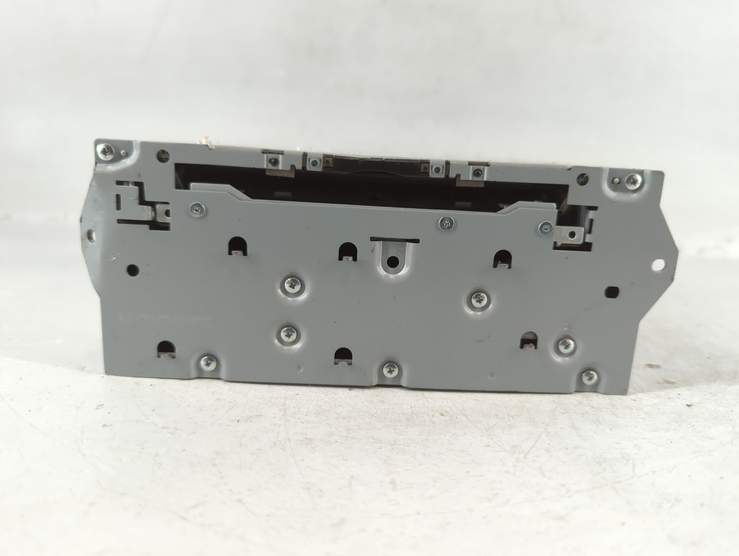 2017-2020 Nissan Pathfinder Am Fm Cd Player Radio Receiver - Oemusedautoparts1.com