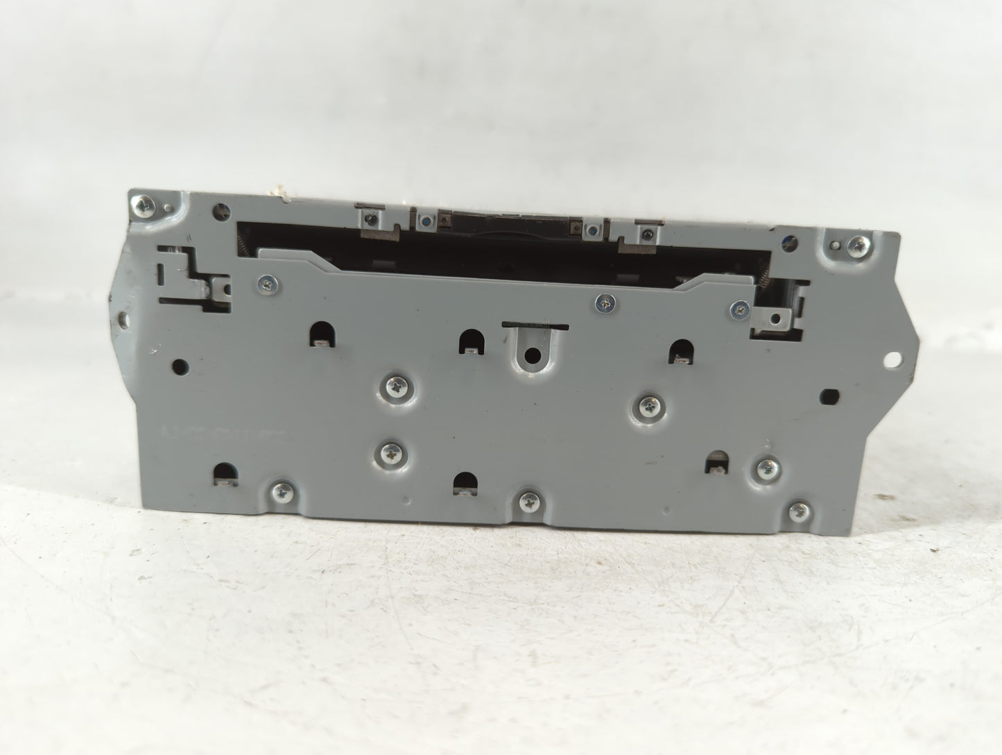 2017-2020 Nissan Pathfinder Am Fm Cd Player Radio Receiver - Oemusedautoparts1.com
