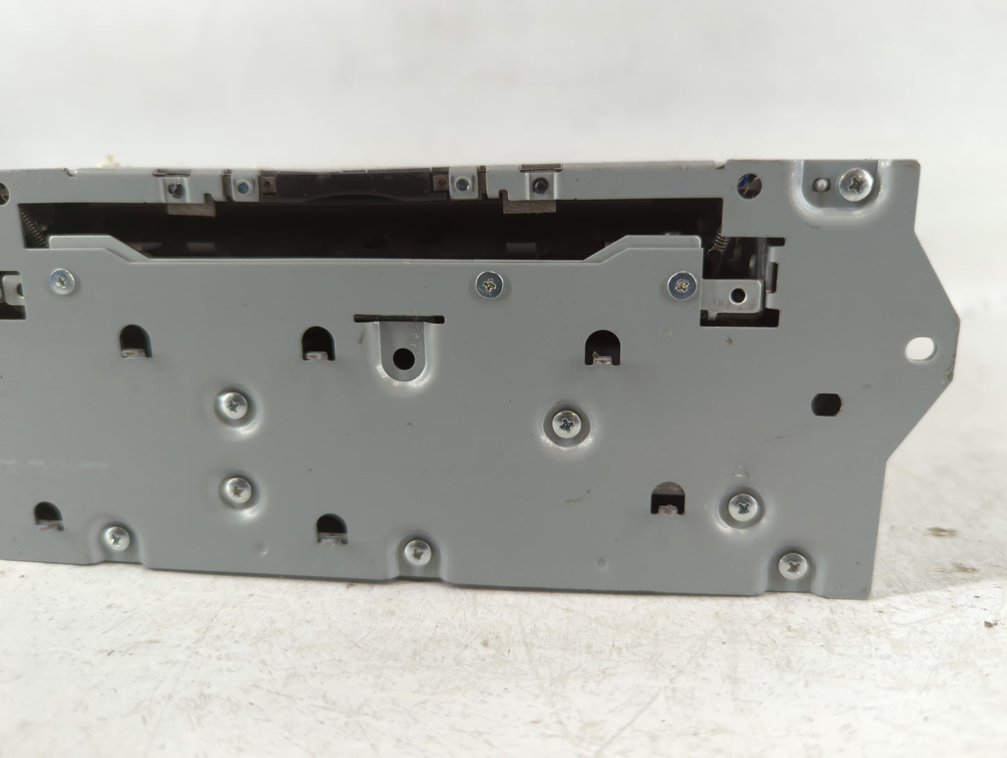 2017-2020 Nissan Pathfinder Am Fm Cd Player Radio Receiver - Oemusedautoparts1.com
