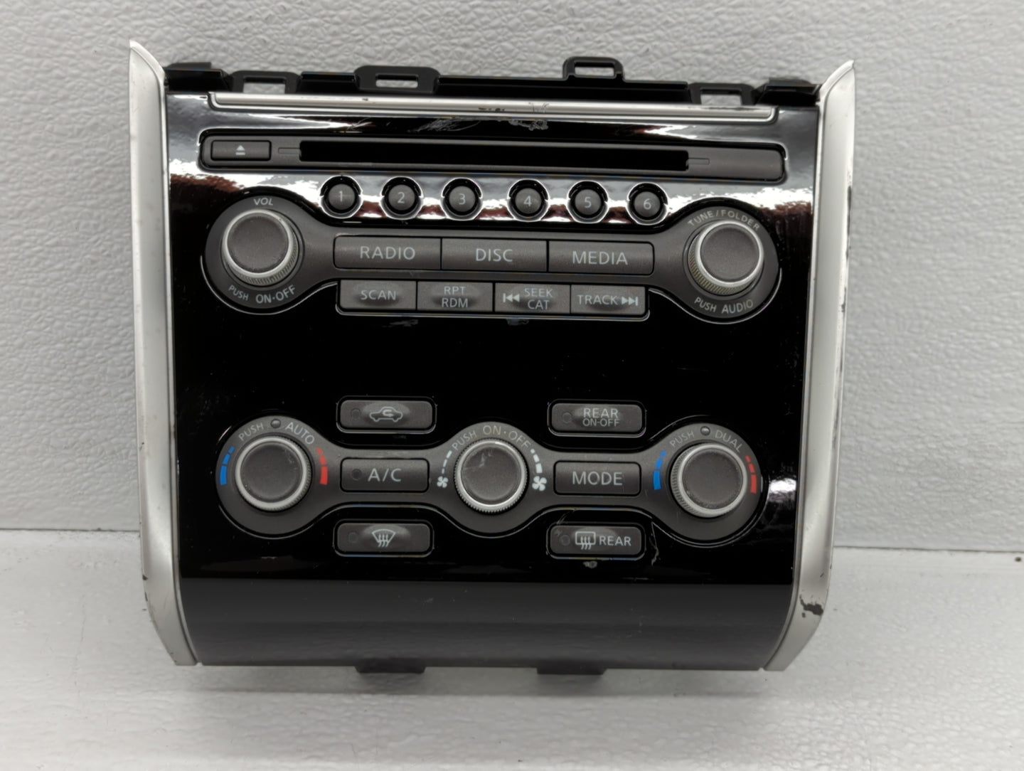 2017-2020 Nissan Pathfinder Am Fm Cd Player Radio Receiver - Oemusedautoparts1.com