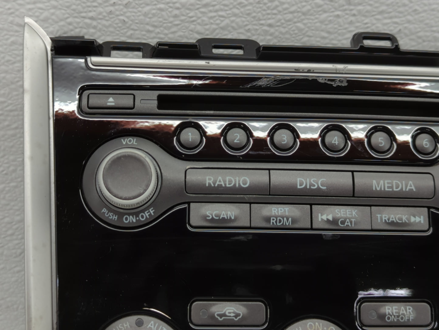 2017-2020 Nissan Pathfinder Am Fm Cd Player Radio Receiver - Oemusedautoparts1.com
