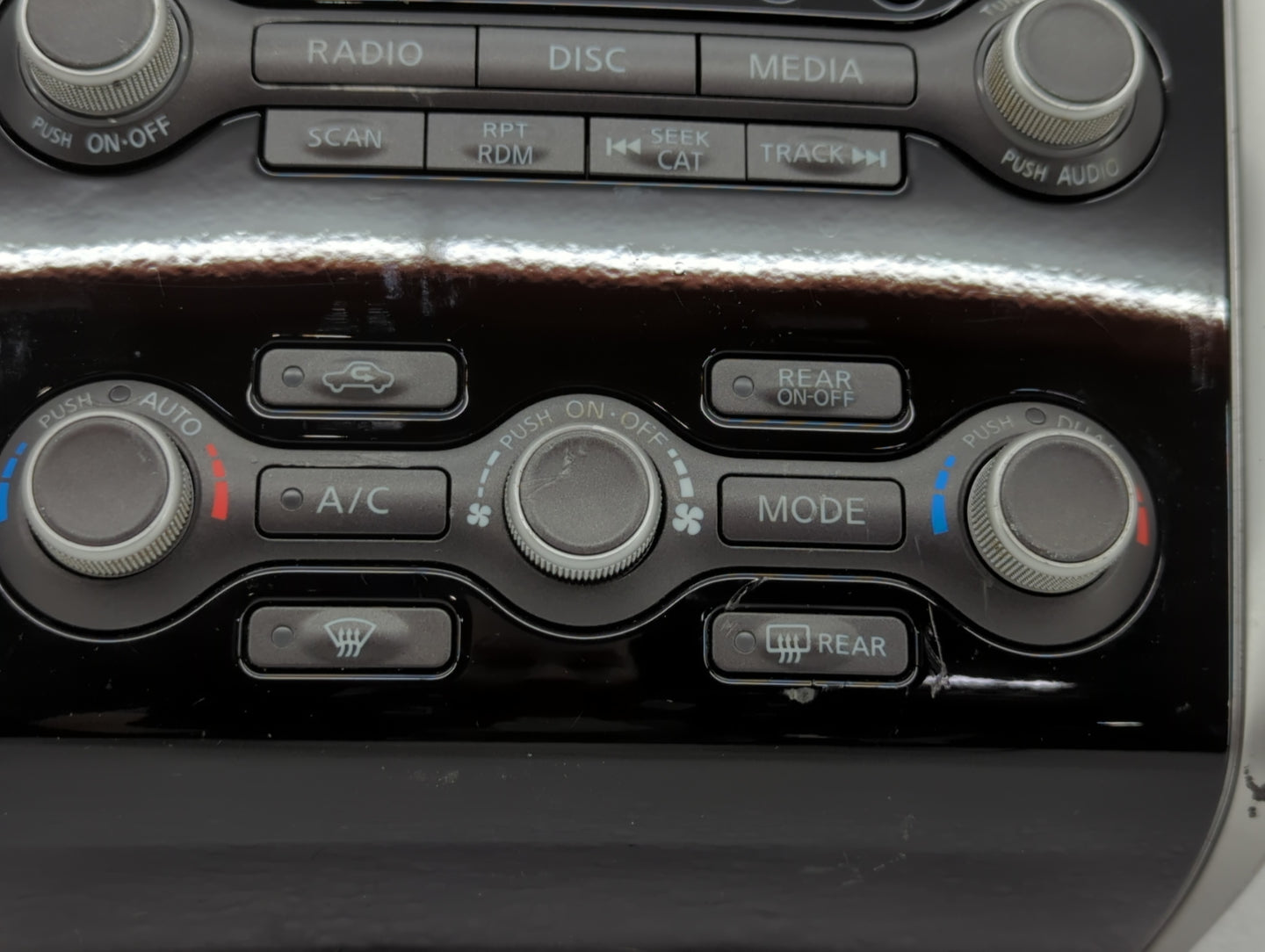 2017-2020 Nissan Pathfinder Am Fm Cd Player Radio Receiver - Oemusedautoparts1.com