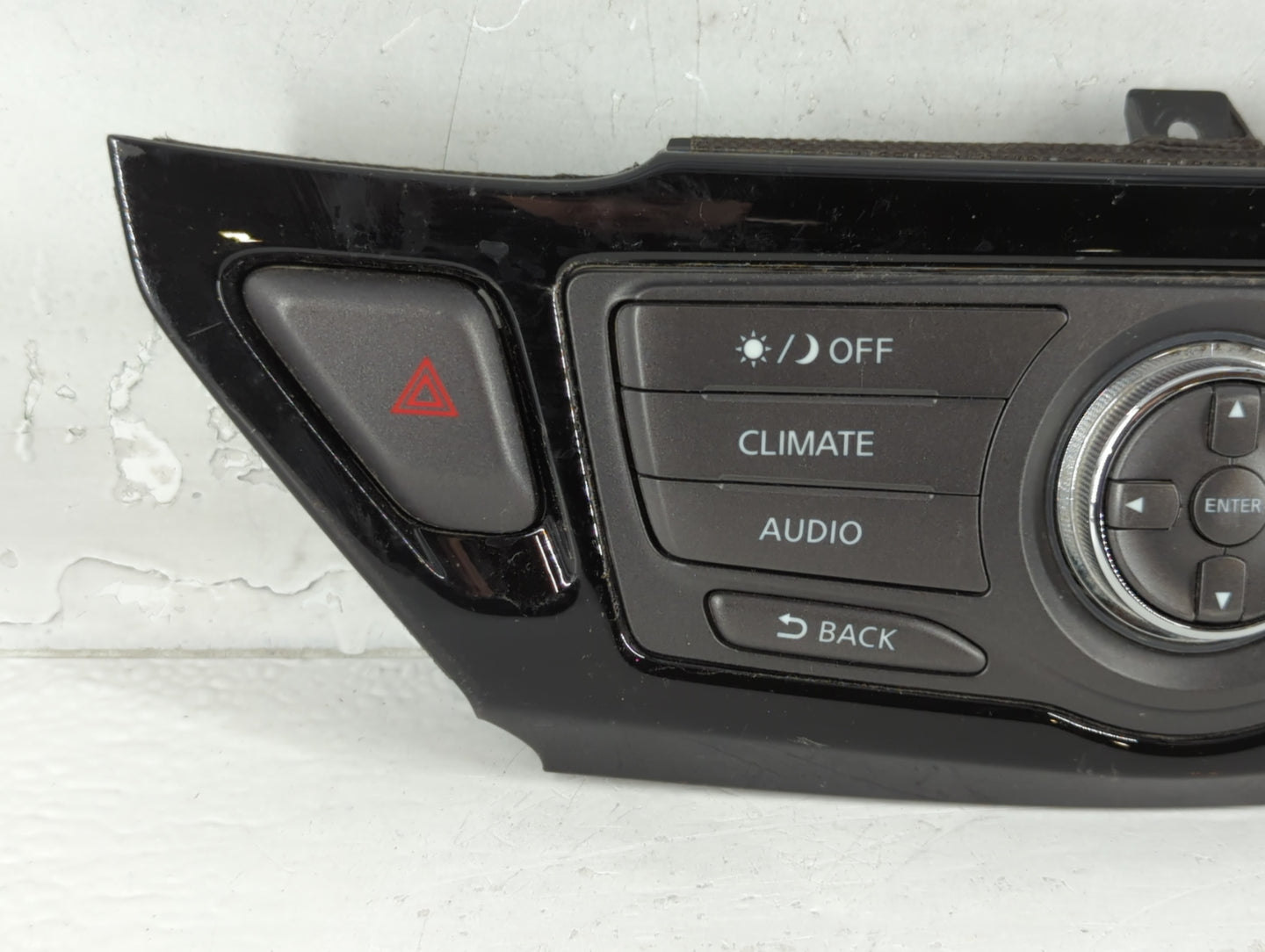 2017-2020 Nissan Pathfinder Am Fm Cd Player Radio Receiver - Oemusedautoparts1.com