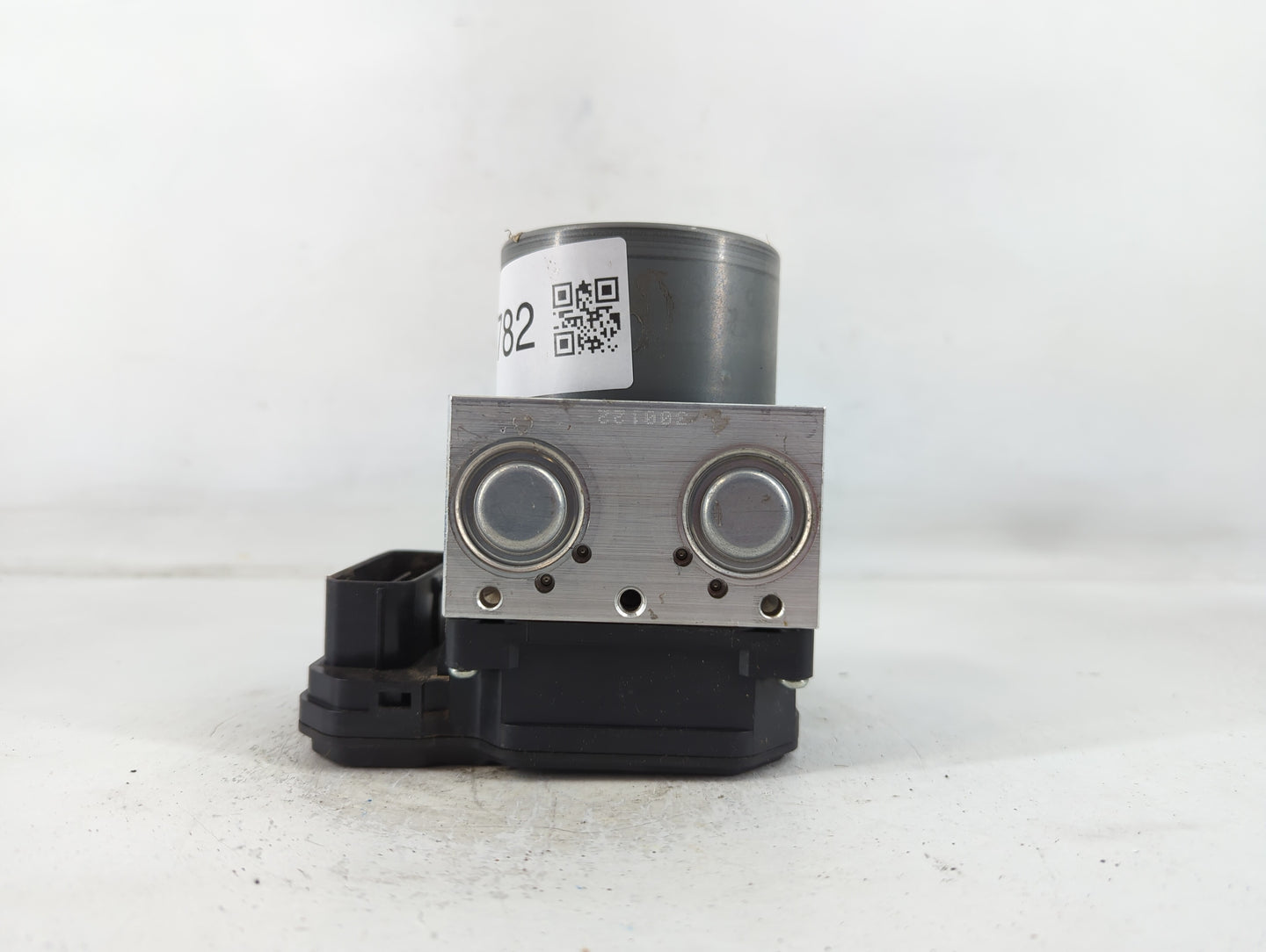 2017 Nissan Pathfinder ABS Pump Control Module Replacement P/N:47660 6KA0D Fits OEM Used Auto Parts - Oemusedautoparts1.com
