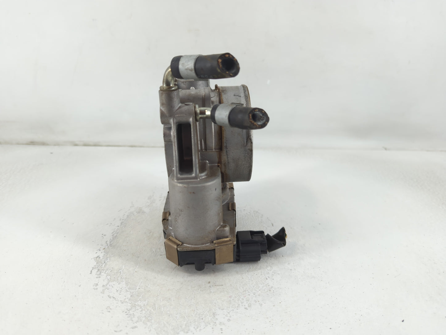 2017-2020 Nissan Pathfinder Throttle Body P/N:A6907H Fits Fits 2016 2017 2018 2019 2020 OEM Used Auto Parts - Oemusedautopar