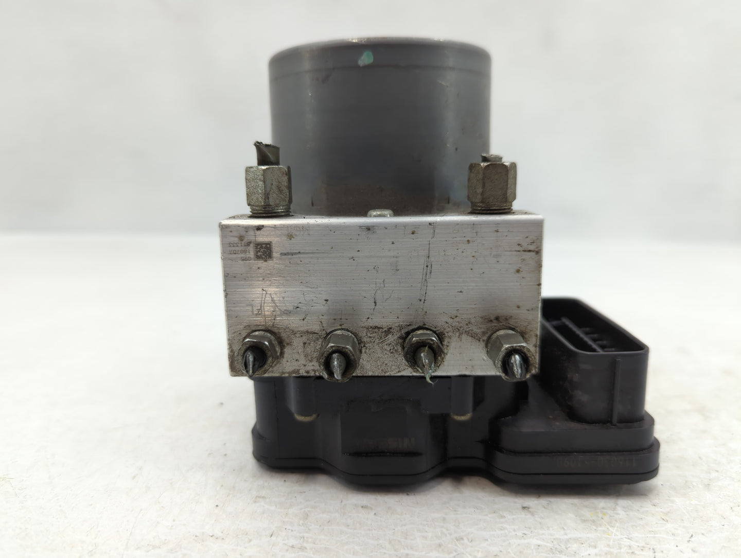 2017 Nissan Pathfinder ABS Pump Control Module Replacement P/N:47660 9P11D Fits OEM Used Auto Parts - Oemusedautoparts1.com