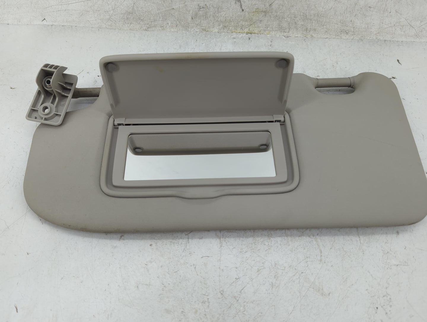 2017-2018 Nissan Qashqai Sun Visor Shade Replacement Driver Left Mirror Fits Fits 2017 2018 OEM Used Auto Parts - Oemusedaut