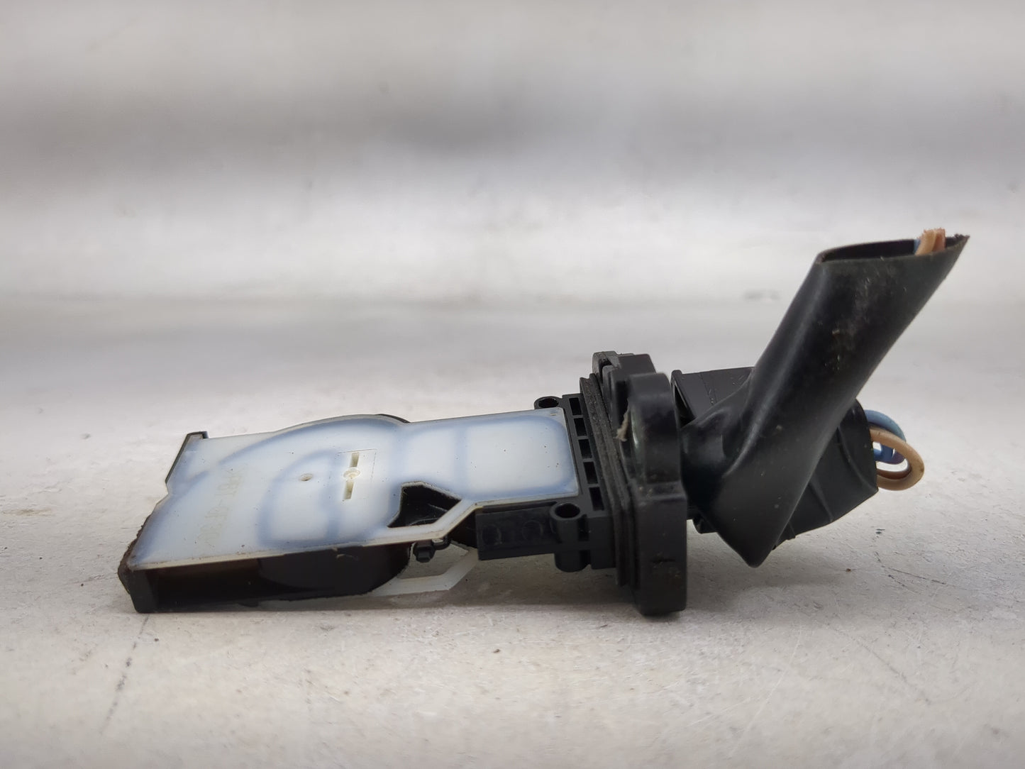 2017-2021 Nissan Qashqai Mass Air Flow Meter Maf 1486344 - Oemusedautoparts1.com