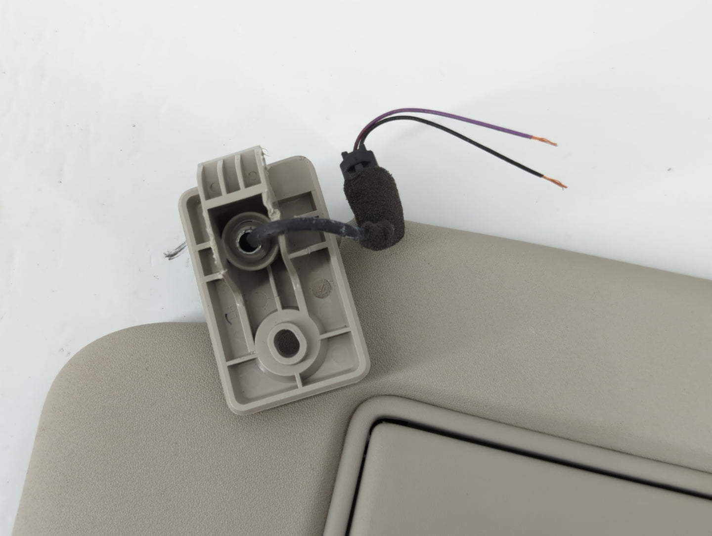 2017-2018 Nissan Qashqai Sun Visor Shade Replacement Driver Left Mirror Fits Fits 2017 2018 OEM Used Auto Parts - Oemusedaut